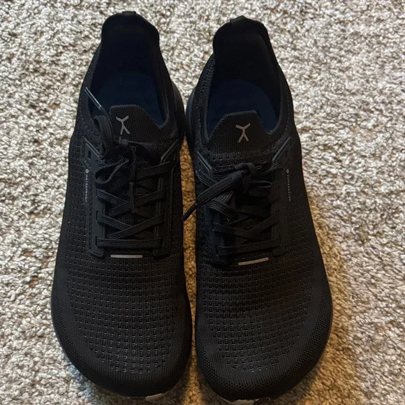 Black Performance Sneakers for Men and Women - Picture 2 of 9